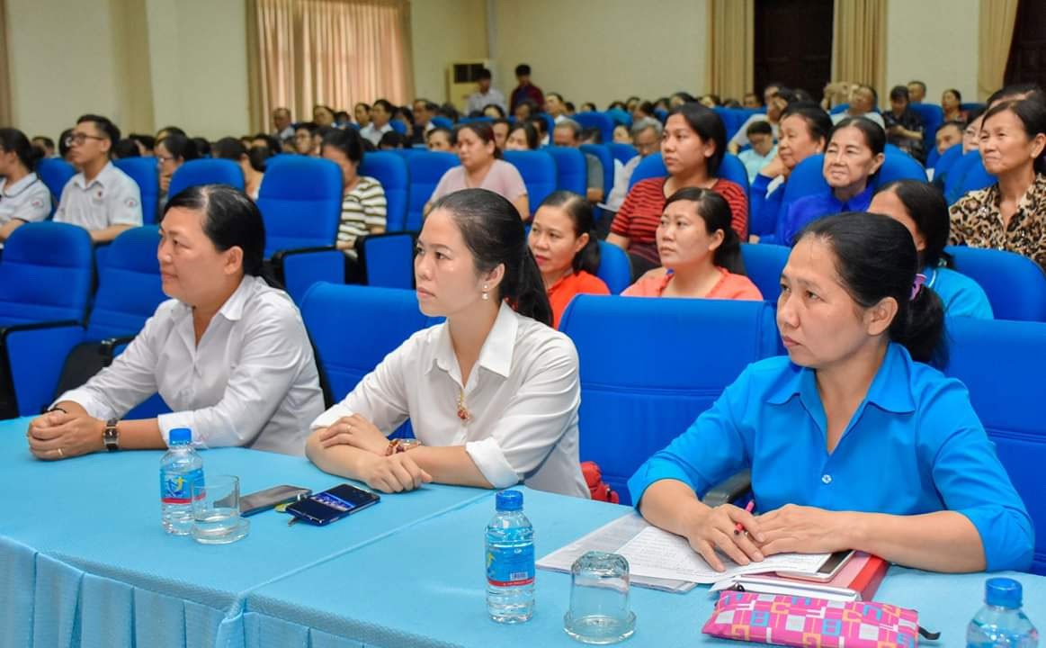 Học Bác ý thức phấn đấu, rèn luyện trong công việc - Ảnh 1.