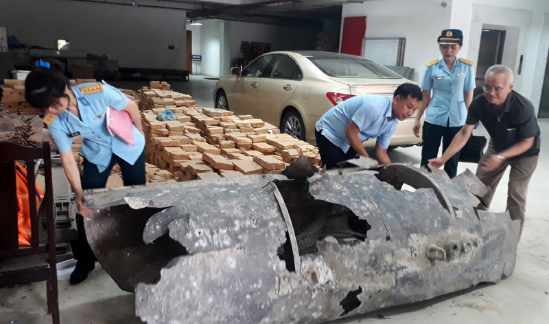Ngư dân Quảng Ninh 'bắt' được "vật thể lạ" trên biển