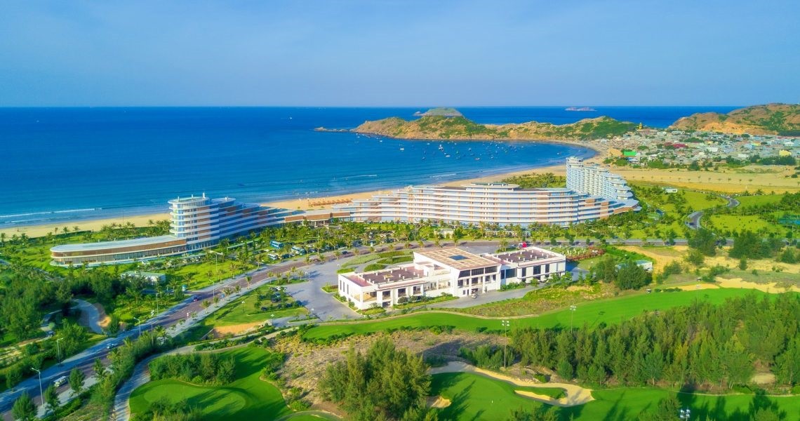 Khai trương Bamboo Airways Tower, FLC Hotels & Resorts tung mưa voucher - Ảnh 2.