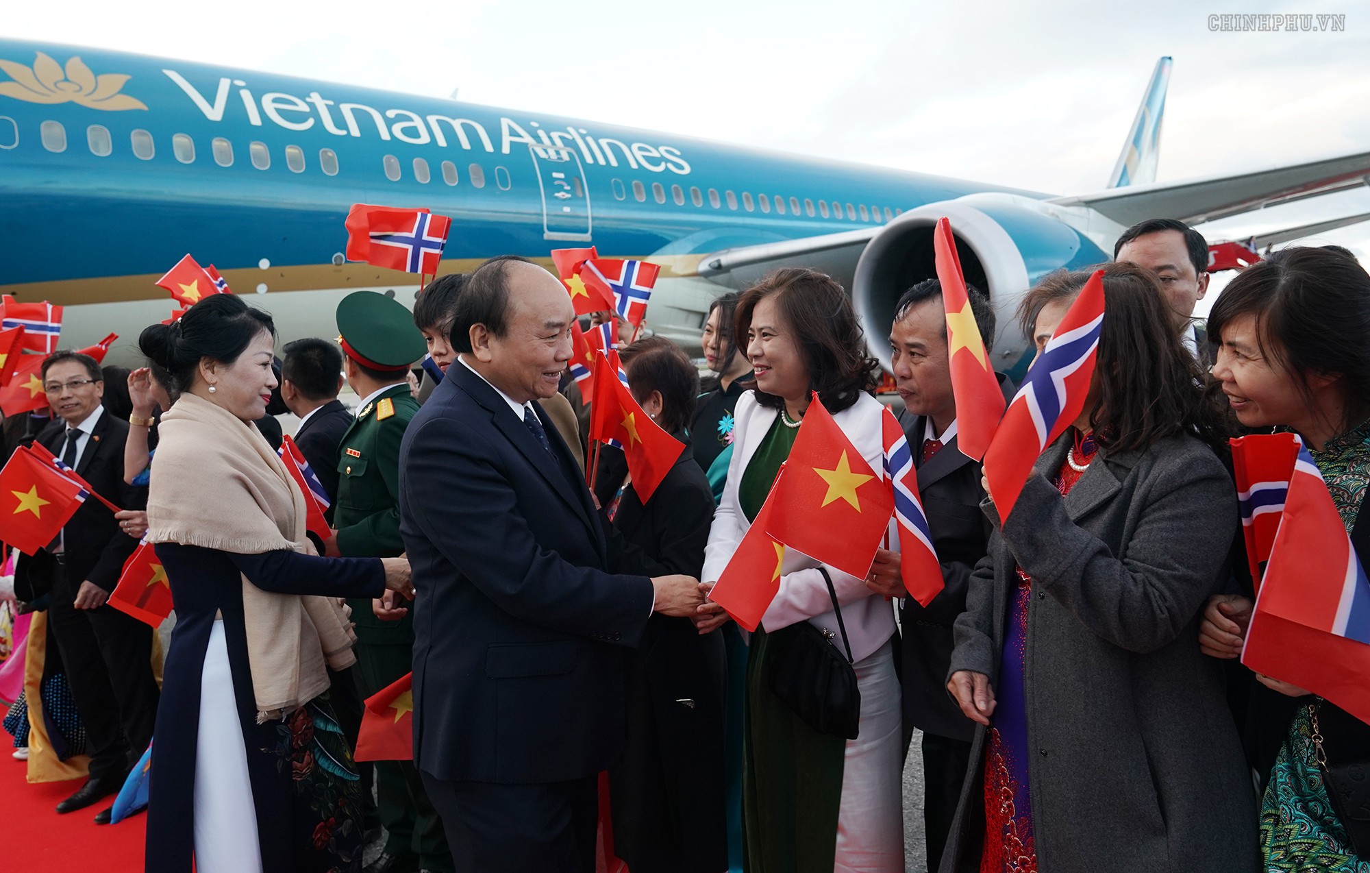 Thủ tướng đến Oslo, bắt đầu thăm chính thức Na Uy - Ảnh 3.