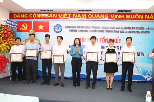 SAWACO tôn vinh CNVC-LĐ có ý tưởng sáng tạo - Ảnh 1.