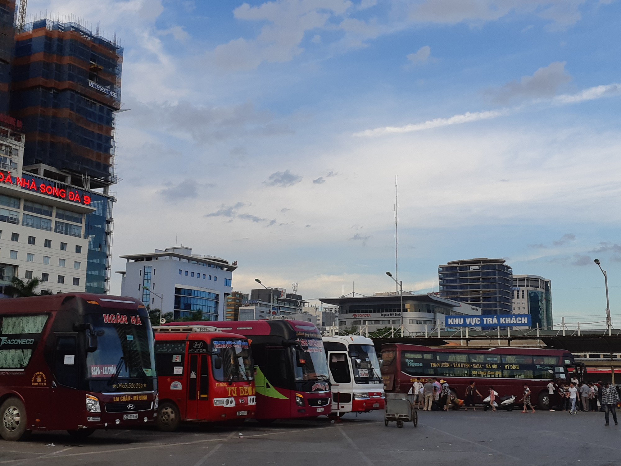 Camera trên xe khách, tại sao không?
