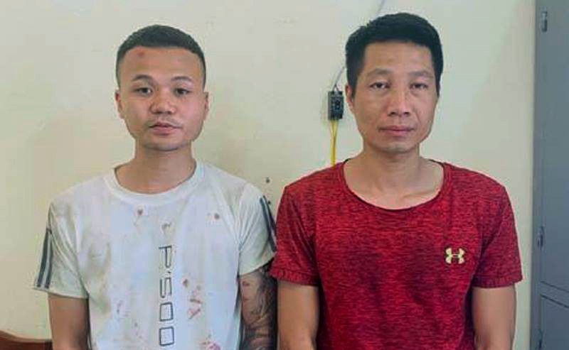 Côn đồ tay cầm súng, tay cầm lưỡi lê xông tới đâm bị thương trung úy cảnh sát hình sự