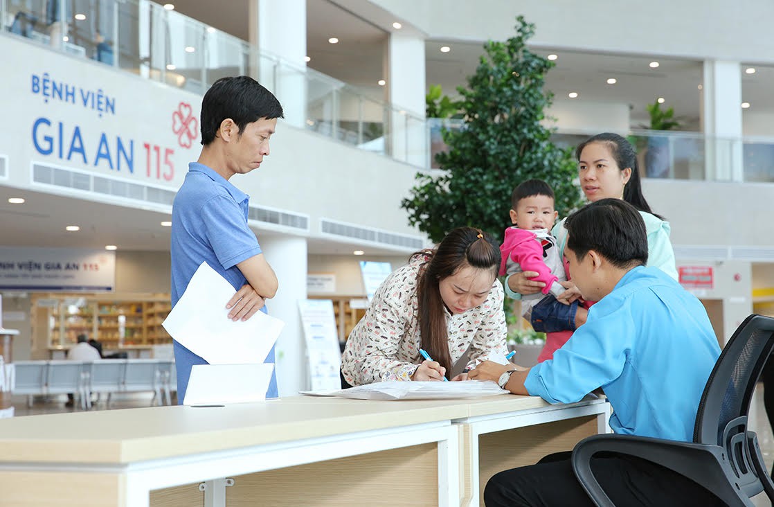 Khám miễn phí và tặng quà cho 150 công nhân hoàn cảnh đặc biệt - Ảnh 1.