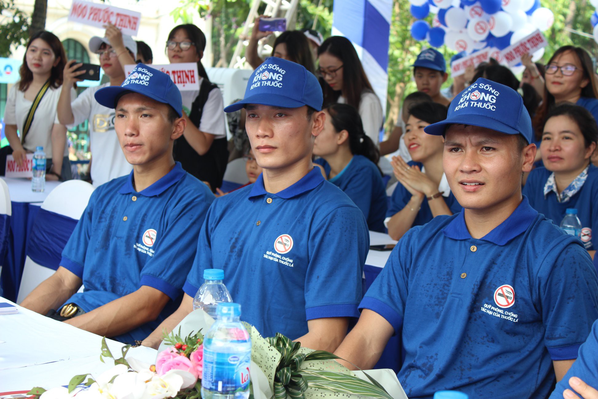 Quang Hải, Tiến Dũng, Văn Hậu kêu gọi mọi người bỏ thuốc lá
