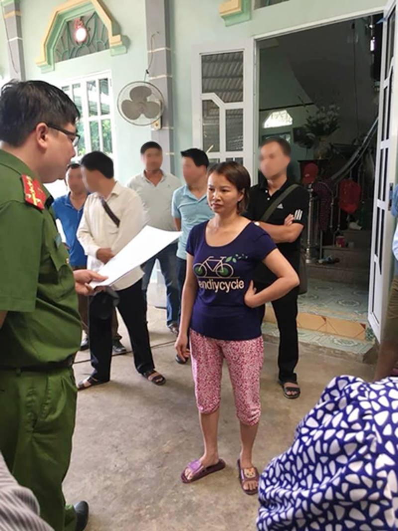 Vì sao mẹ nữ sinh giao gà ở Điện Biên bị bắt? - Ảnh 1.