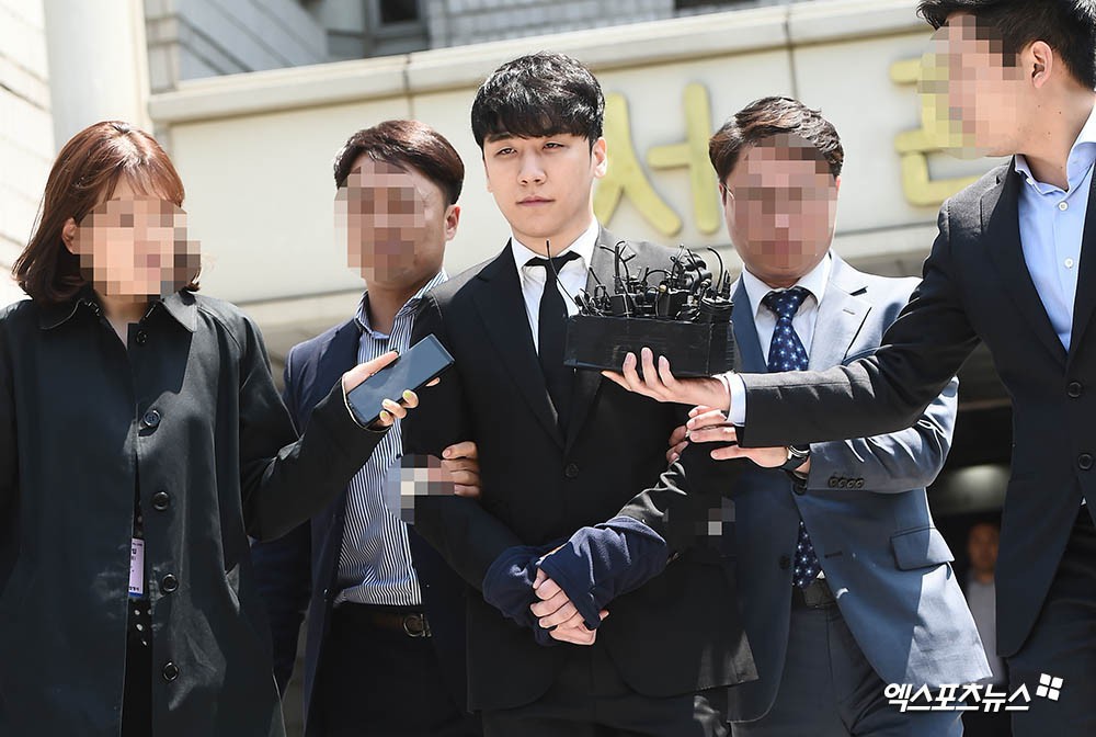 Sau Seungri, chủ tịch h&atilde;ng YG bị tố m&ocirc;i giới mại d&acirc;m - Ảnh 2.