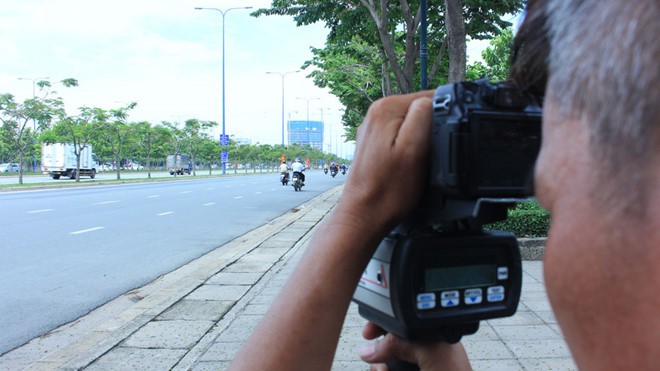 CSGT được phép hóa trang, "núp" bắn tốc độ