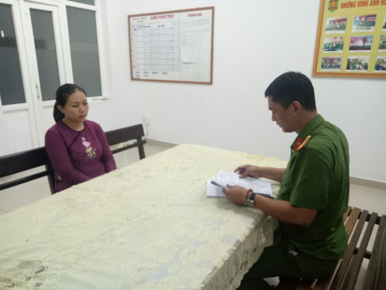 Bắt nữ đối tượng chuy&ecirc;n rủ nam giới v&agrave;o nh&agrave; nghỉ, chuốc thuốc m&ecirc; cướp t&agrave;i sản - Ảnh 2.