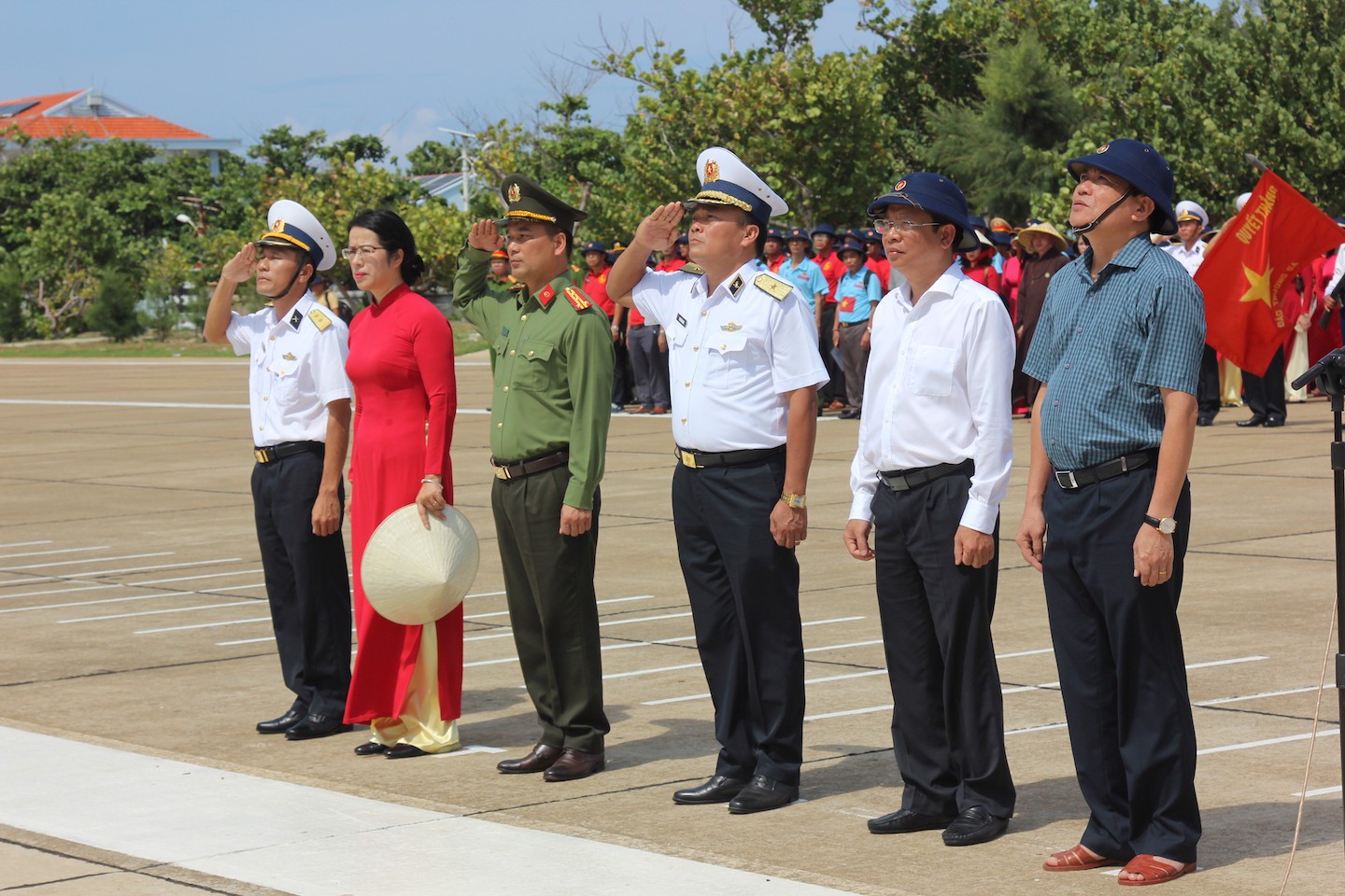 Xúc động tình quân dân trong hành trình đến với Trường Sa - Ảnh 3.