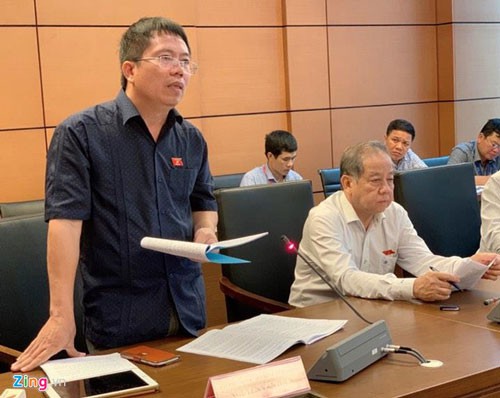 Luật phải dừng xuất cảnh những cá nhân có vấn đề - Ảnh 1.