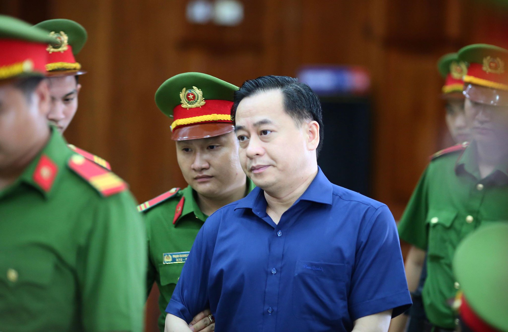Kh&ocirc;ng chi l&atilde;i ngo&agrave;i th&igrave; Ng&acirc;n h&agrave;ng Đ&ocirc;ng &Aacute; sẽ sụp đổ? - Ảnh 2.