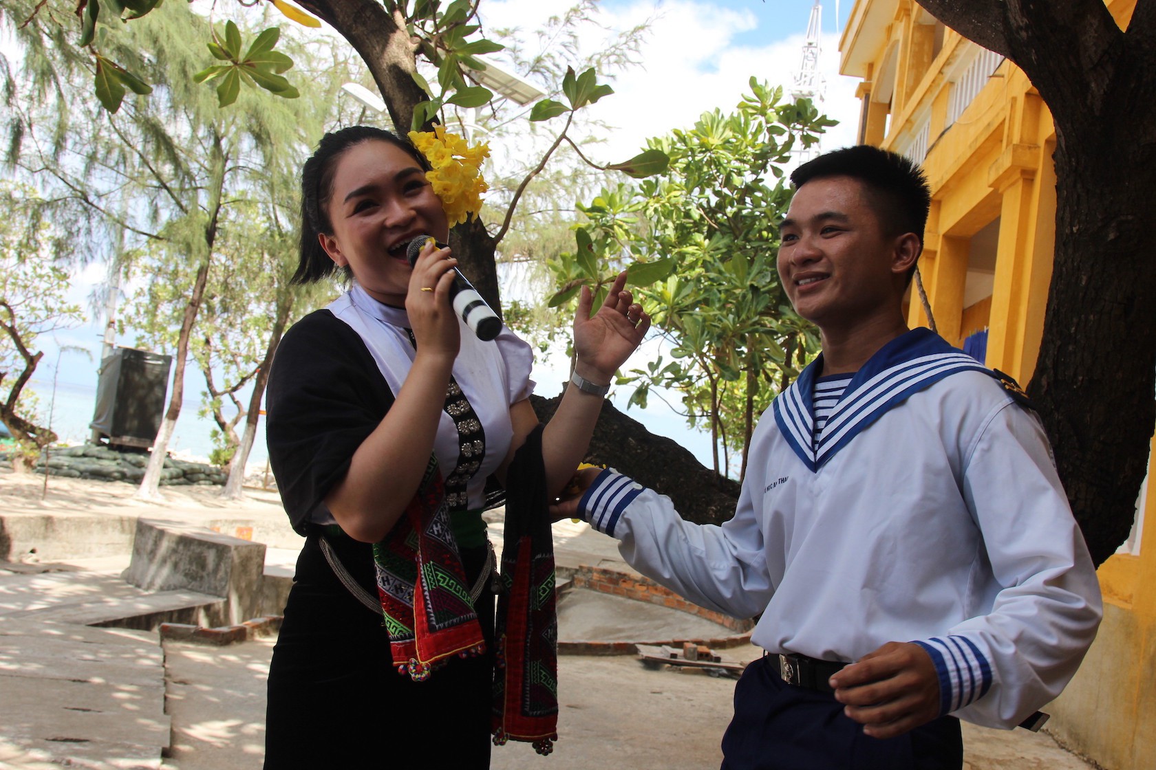 Xúc động tình quân dân trong hành trình đến với Trường Sa - Ảnh 7.