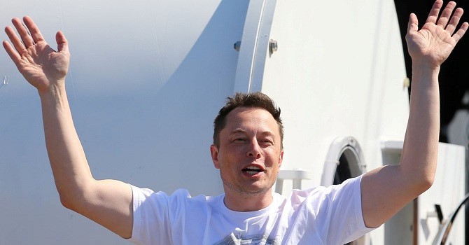 Lương thưởng năm 2018 của 65 CEO cộng lại không bằng Elon Musk
