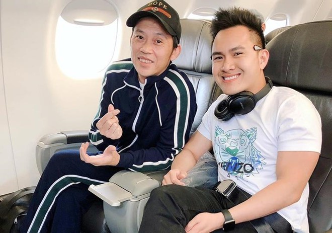 Con trai nghệ sĩ Hoài Linh đăng ảnh du lịch với cha ở Mỹ