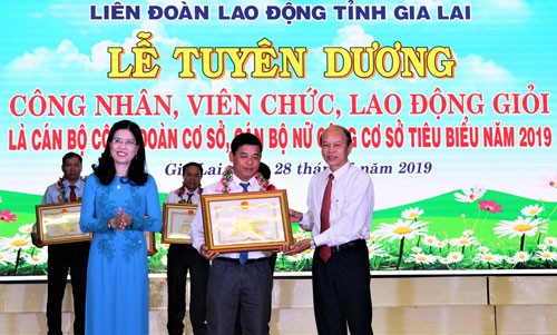 Gia Lai: Tôn vinh CNVC-LĐ cống hiến thầm lặng cho Công đoàn - Ảnh 1.