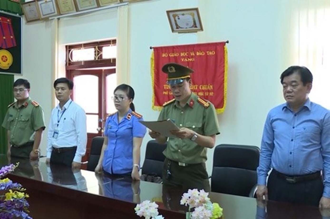 Vụ gian lận điểm thi gây chấn động: Giám đốc Sở GD-ĐT Sơn La có vô can?