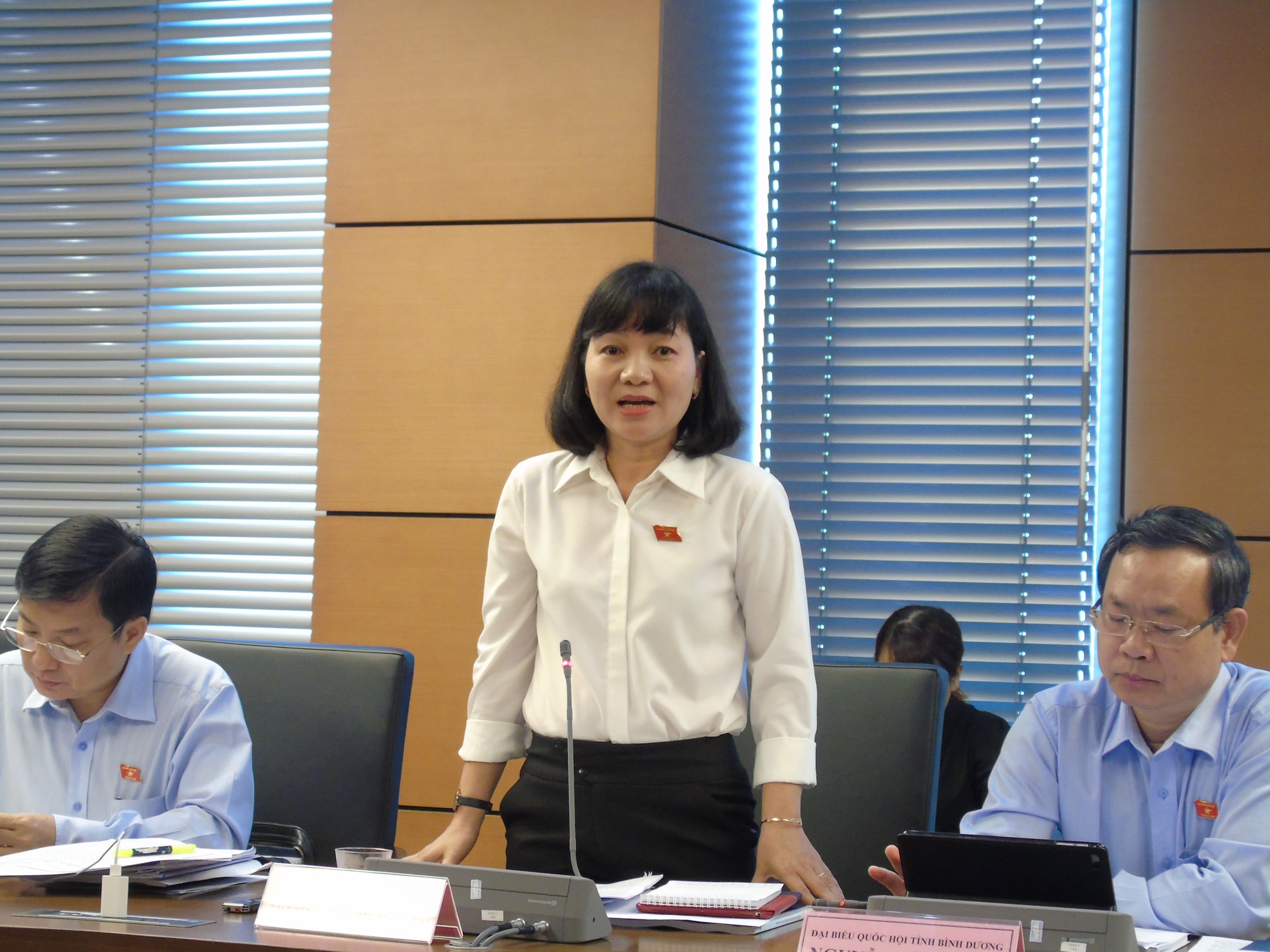 Thật đau x&oacute;t khi trong giấc mơ của c&ocirc;ng nh&acirc;n may chỉ thấy những đ&ocirc;i gi&agrave;y - Ảnh 2.