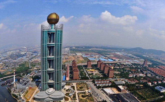 Ngắm ng&ocirc;i l&agrave;ng gi&agrave;u c&oacute; nhất Trung Quốc - Ảnh 5.