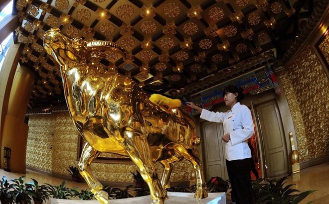 Ngắm ng&ocirc;i l&agrave;ng gi&agrave;u c&oacute; nhất Trung Quốc - Ảnh 6.