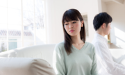 T&ocirc;i l&eacute;n l&uacute;t với người t&igrave;nh trẻ hơn 10 tuổi d&ugrave; được chồng y&ecirc;u chiều - Ảnh 1.