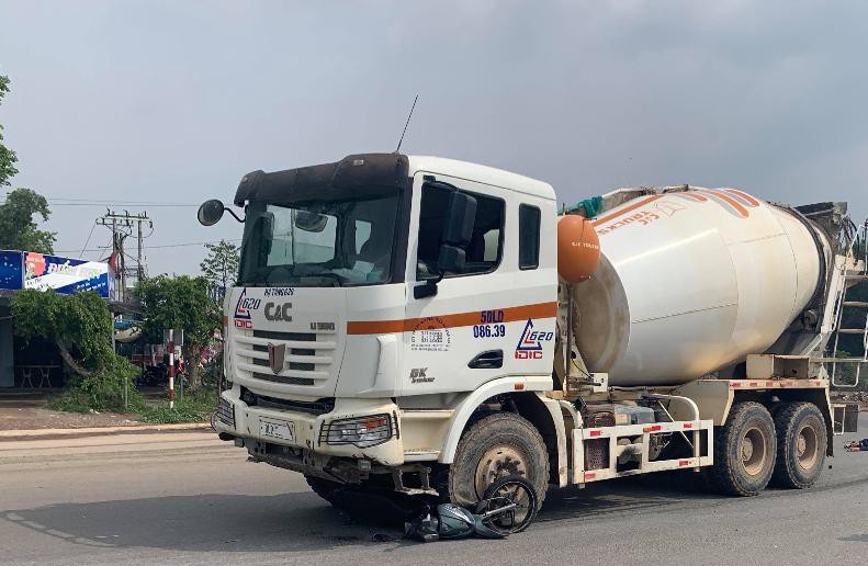 Hai phụ nữ tử vong thương tâm dưới bánh xe tải