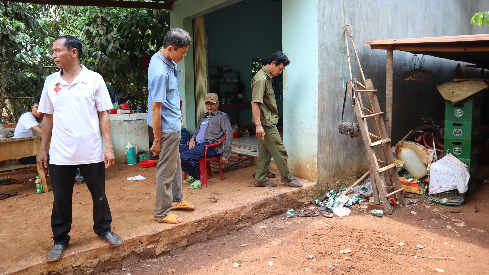 Nghi bạn thân "cướp" vợ, giết bạn rồi treo cổ tự tử