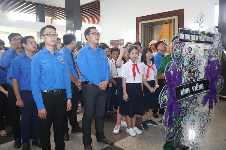 TP HCM tổ chức lễ viếng nguy&ecirc;n Chủ tịch nước L&ecirc; Đức Anh - Ảnh 7.