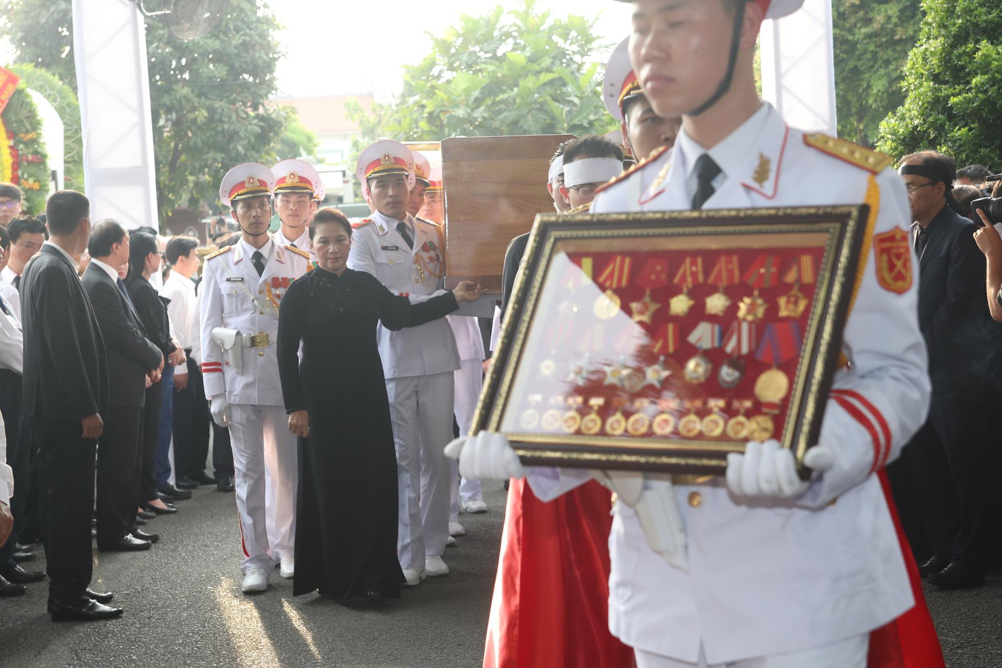 Nguy&ecirc;n Chủ tịch nước L&ecirc; Đức Anh đ&atilde; về nơi an nghỉ - Ảnh 4.