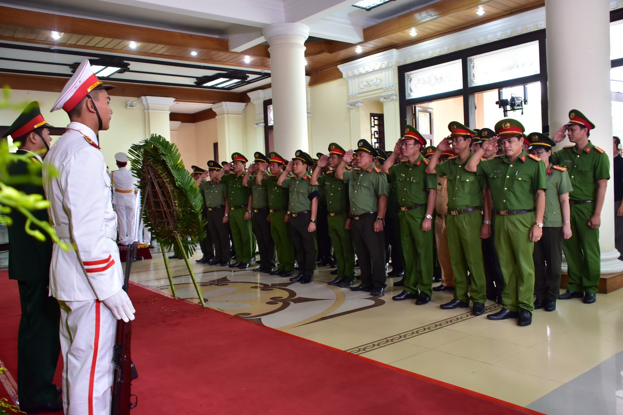 Toàn cảnh lễ viếng nguyên Chủ tịch nước Lê Đức Anh tại quê nhà và Quân khu 9 - Ảnh 2.