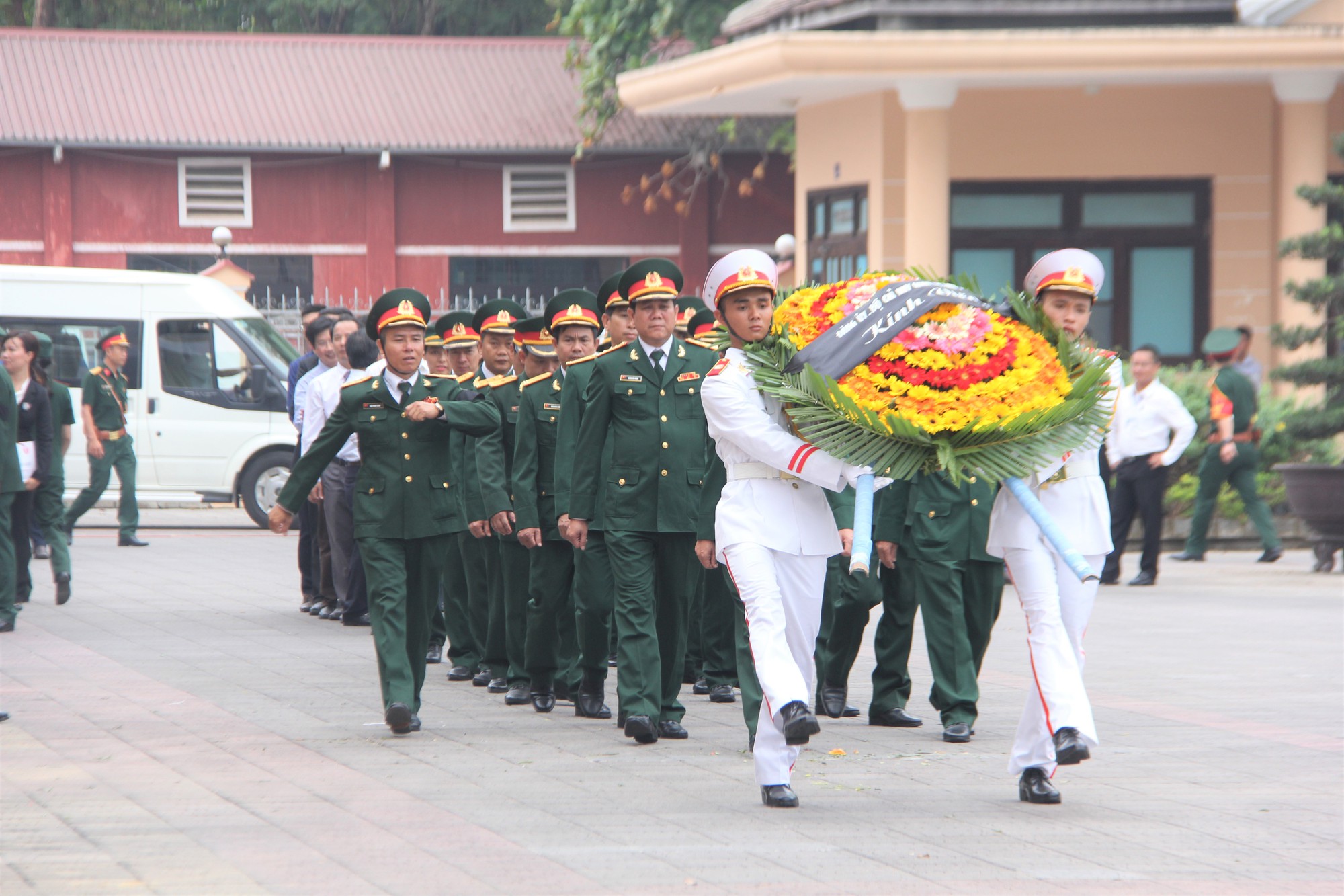Toàn cảnh lễ viếng nguyên Chủ tịch nước Lê Đức Anh tại quê nhà và Quân khu 9 - Ảnh 6.