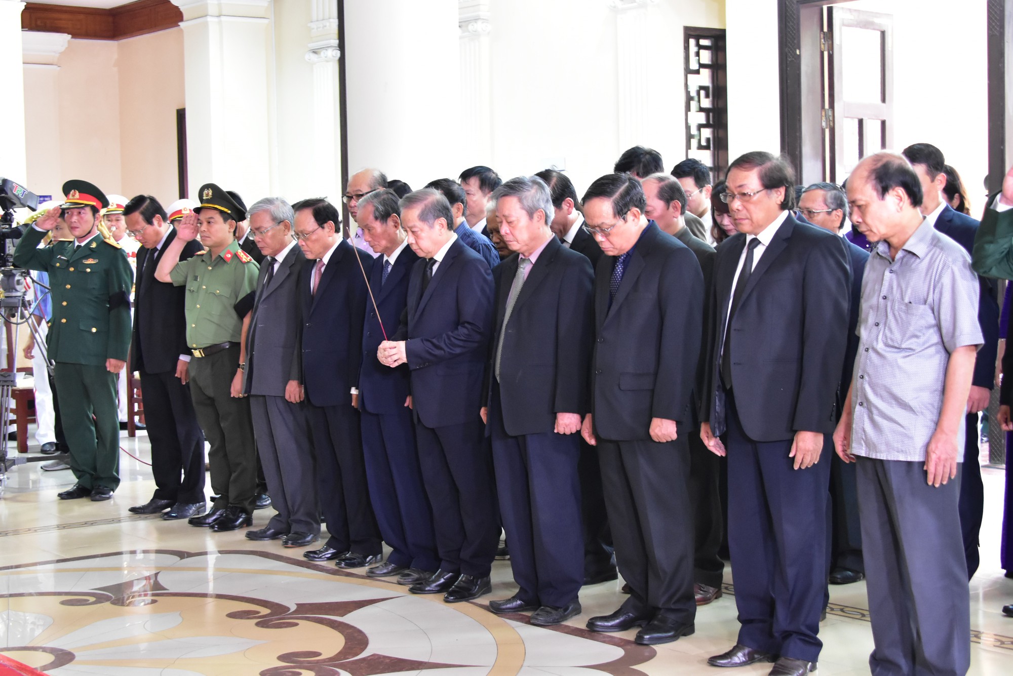 Toàn cảnh lễ viếng nguyên Chủ tịch nước Lê Đức Anh tại quê nhà và Quân khu 9 - Ảnh 1.