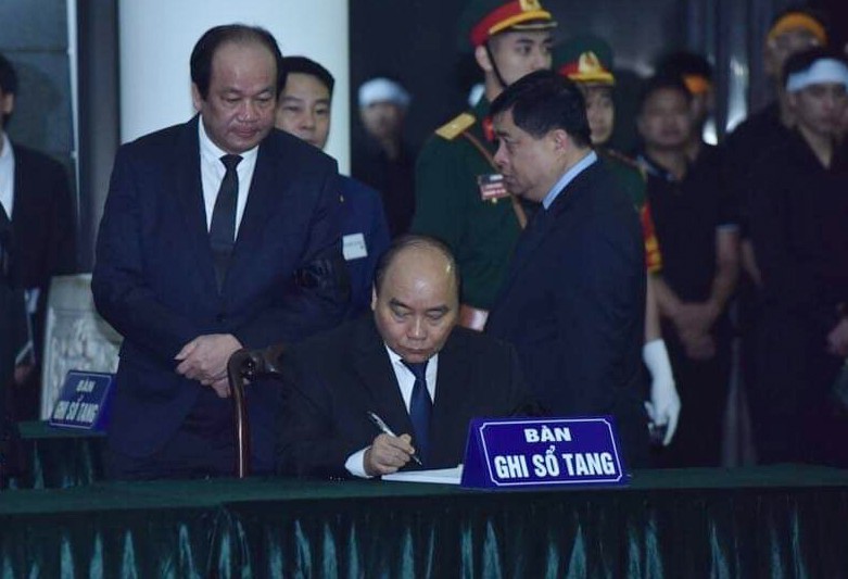 Thủ tướng Nguyễn Xuân Phúc, Chủ tịch QH Nguyễn Thị Kim Ngân ghi gì trong sổ tang?