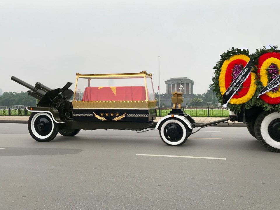 Linh cữu nguy&ecirc;n Chủ tịch nước L&ecirc; Đức Anh được đưa v&agrave;o TP HCM như thế n&agrave;o? - Ảnh 2.