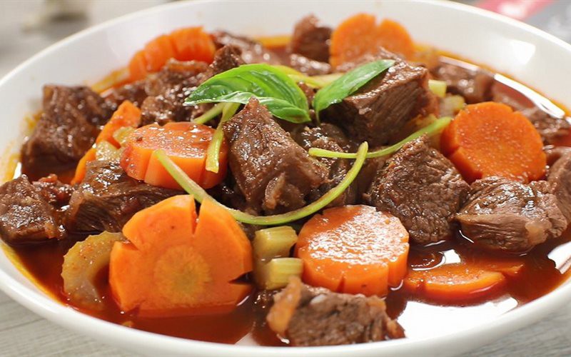 Nấu bò sốt vang thơm ngon đậm đà hương vị miền Bắc