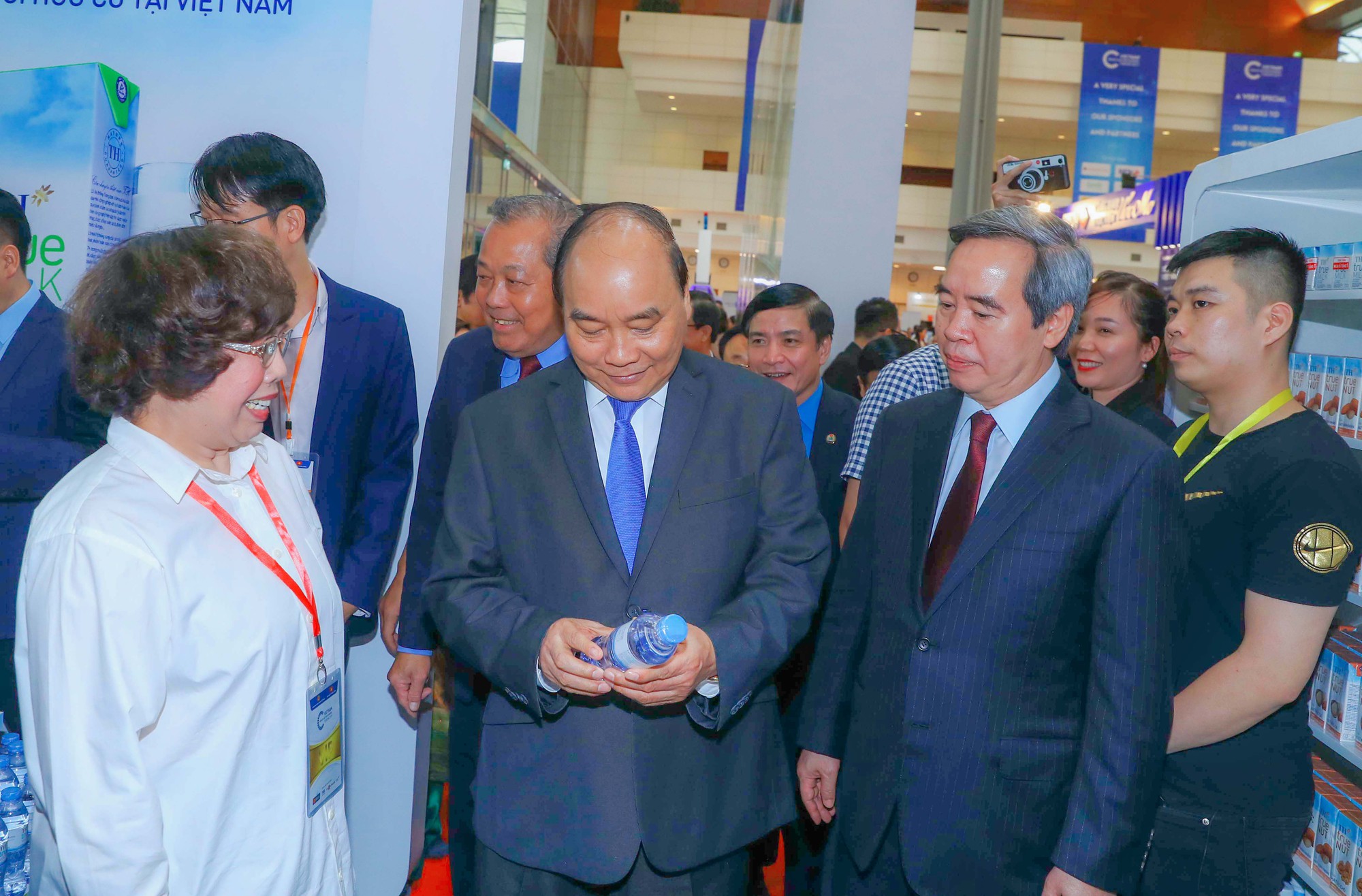 Nhà sáng lập Tập đoàn TH: Trong thời kỳ khủng hoảng, nông nghiệp là cứu cánh cho nền kinh tế - Ảnh 1.
