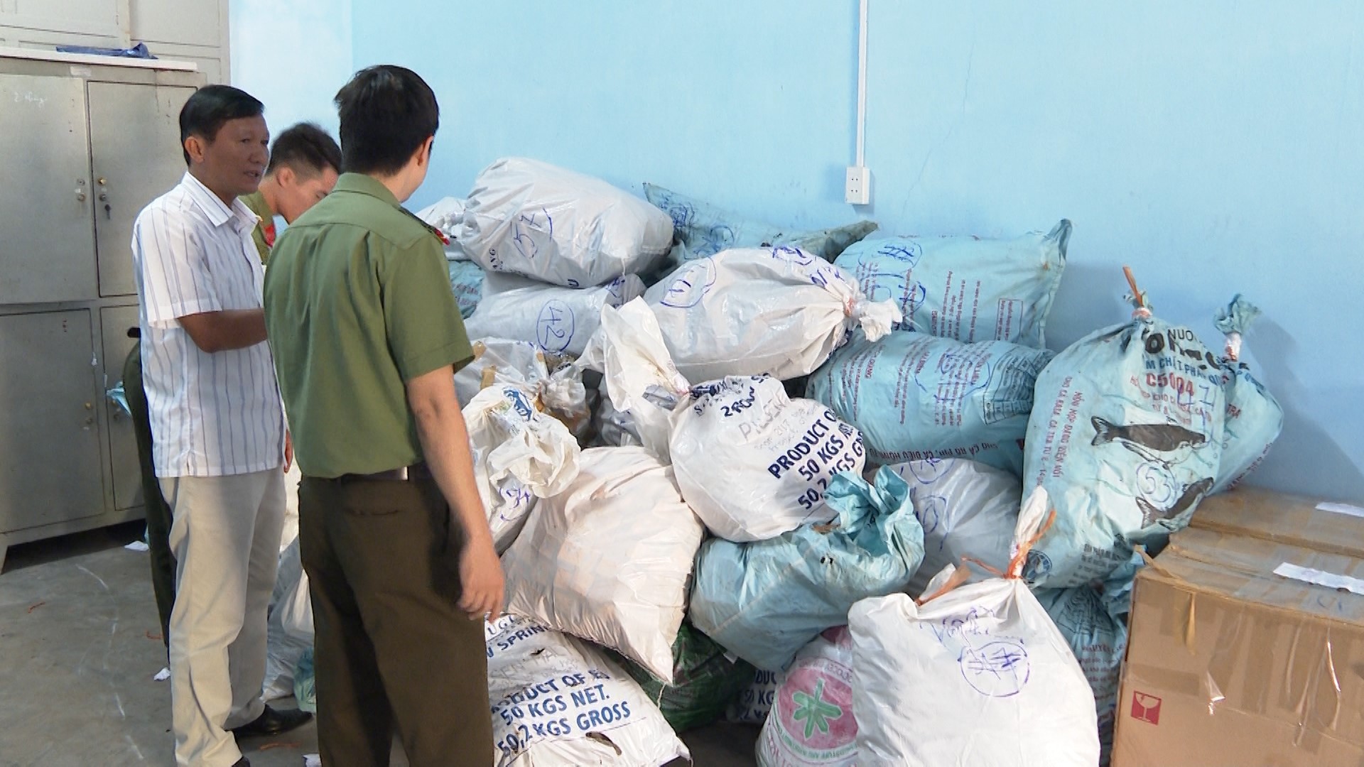 Buôn lậu phụ tùng xe máy từ Lào về Việt Nam