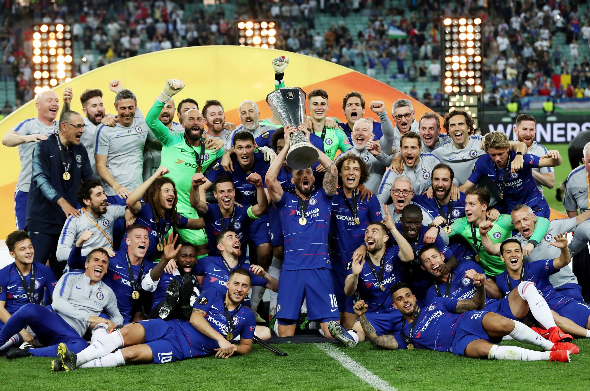 Ph&aacute;o tịt ng&ograve;i ở Baku, Chelsea đăng quang Europa League - Ảnh 10.