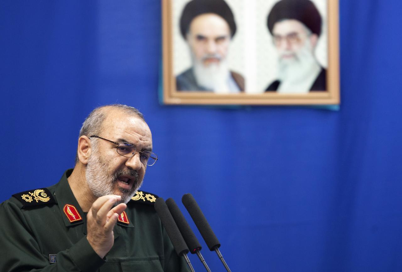 Tướng Iran tuy&ecirc;n bố &ldquo;kh&ocirc;ng ng&aacute;n&rdquo; t&agrave;u s&acirc;n bay Mỹ - Ảnh 1.