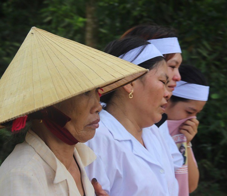 Trắng khăn tang làng quê 5 học sinh lớp 8 đuối nước tử vong - Ảnh 2.