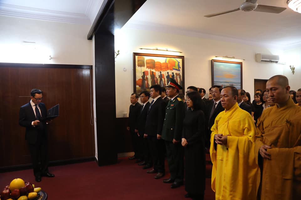 L&atilde;nh đạo, đại diện ngoại giao viếng nguy&ecirc;n Chủ tịch nước L&ecirc; Đức Anh ở nước ngo&agrave;i - Ảnh 12.