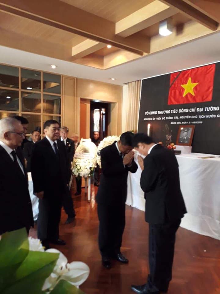 L&atilde;nh đạo, đại diện ngoại giao viếng nguy&ecirc;n Chủ tịch nước L&ecirc; Đức Anh ở nước ngo&agrave;i - Ảnh 10.