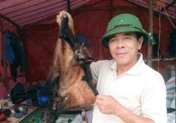 Giết thịt chồn bay quý hiếm rồi đưa hình lên Facebook