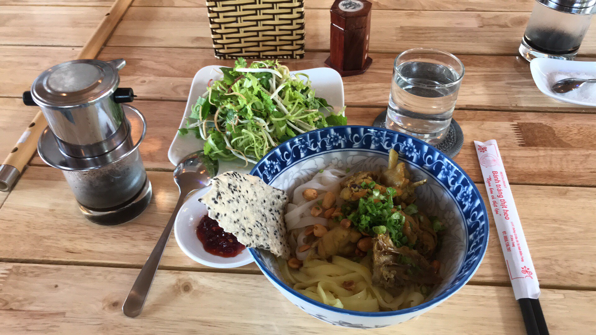 B&aacute;nh tr&aacute;ng cuốn thịt heo 2 đầu da, phong vị lạ ở phố biển Nha Trang - Ảnh 6.
