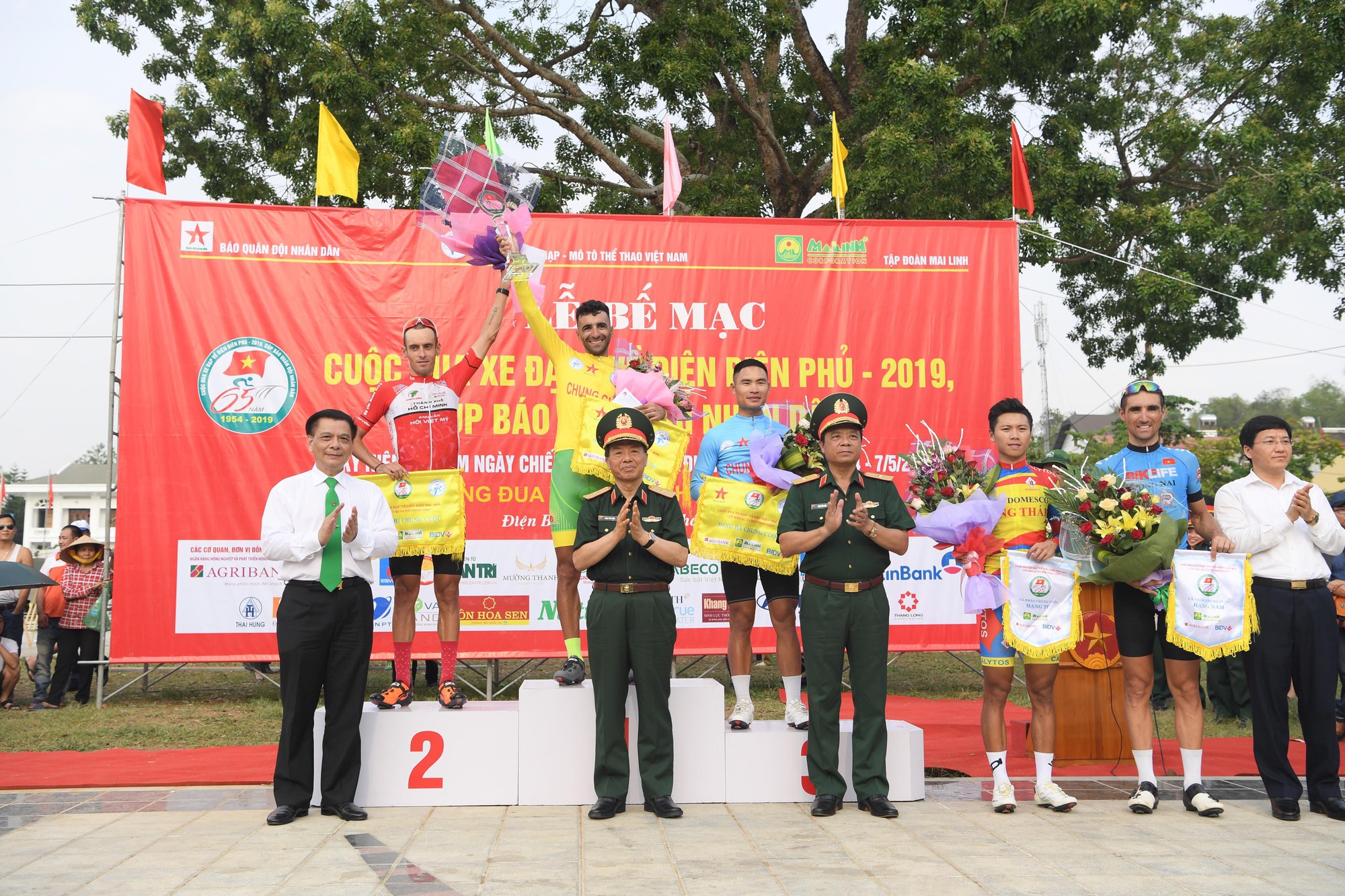 Mirsamad Pourseyed  đoạt &Aacute;o v&agrave;ng chung cuộc  - Ảnh 5.