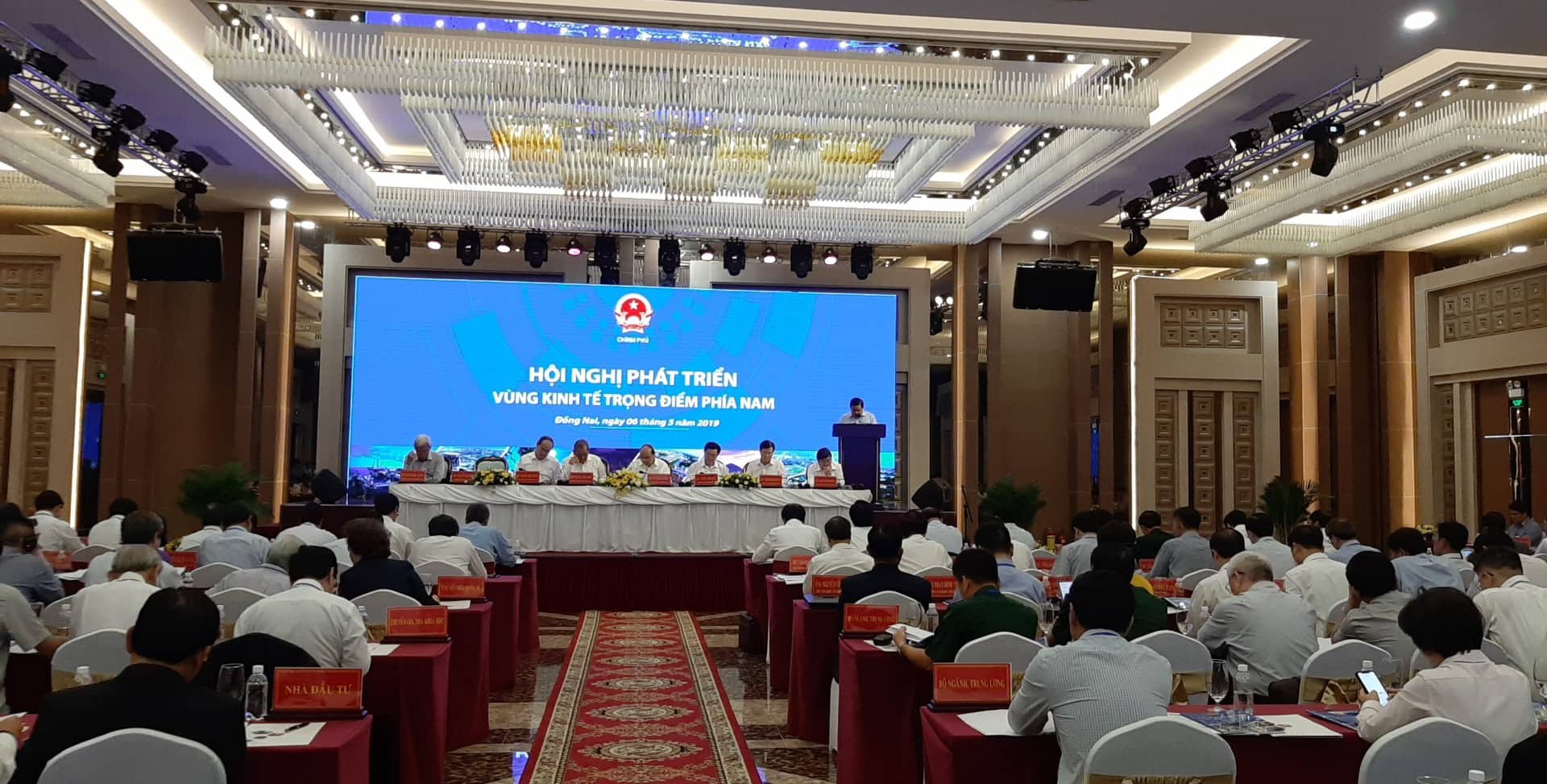Thủ tướng chủ tr&igrave; hội nghị ph&aacute;t triển V&ugrave;ng kinh tế trọng điểm ph&iacute;a Nam - Ảnh 2.