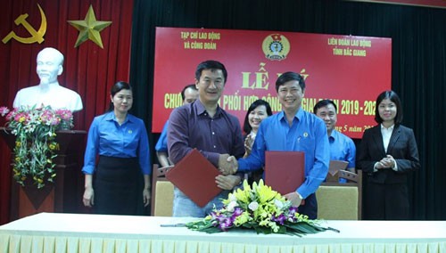 K&yacute; kết phối hợp tuy&ecirc;n truyền c&ocirc;ng nh&acirc;n, C&ocirc;ng đo&agrave;n - Ảnh 1.
