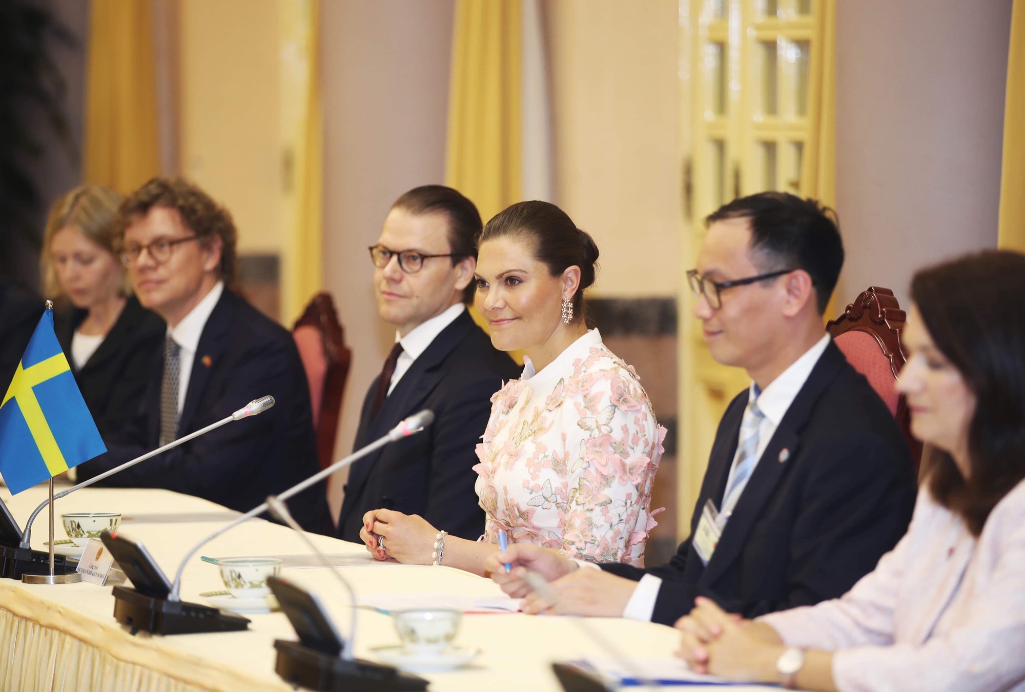 Tổng B&iacute; thư, Chủ tịch nước mời Quốc vương v&agrave; Ho&agrave;ng hậu Thụy Điển thăm Việt Nam - Ảnh 3.