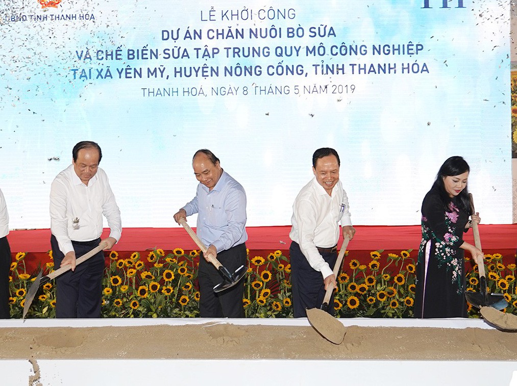 Thủ tướng ấn nút khởi công dự án bò sữa 3.800 tỉ đồng tại Thanh Hóa