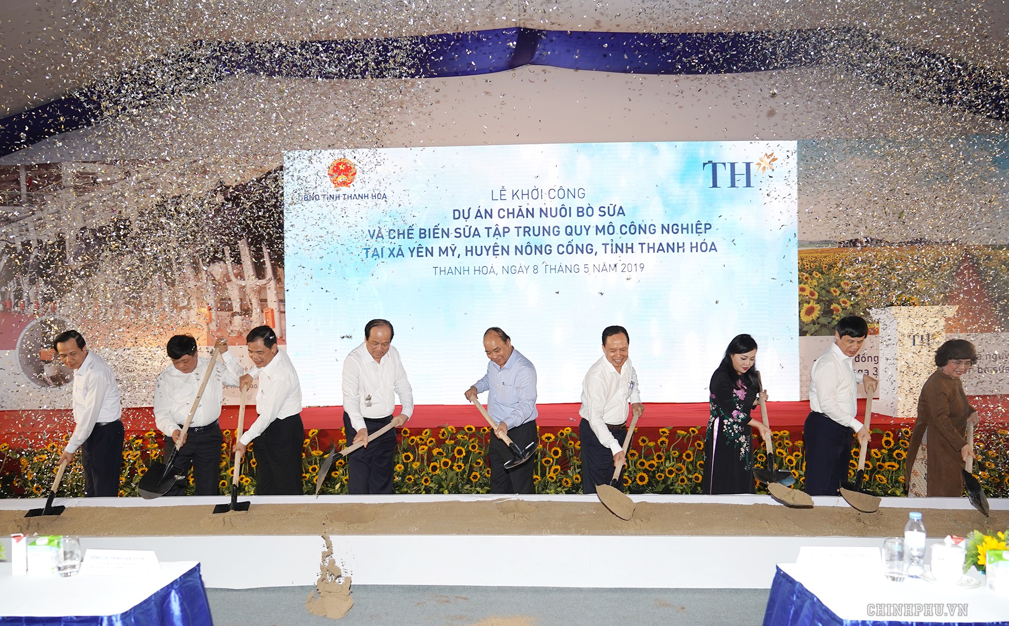 Thủ tướng dự lễ khởi c&ocirc;ng dự &aacute;n b&ograve; sữa 166 triệu USD tại Thanh H&oacute;a - Ảnh 1.